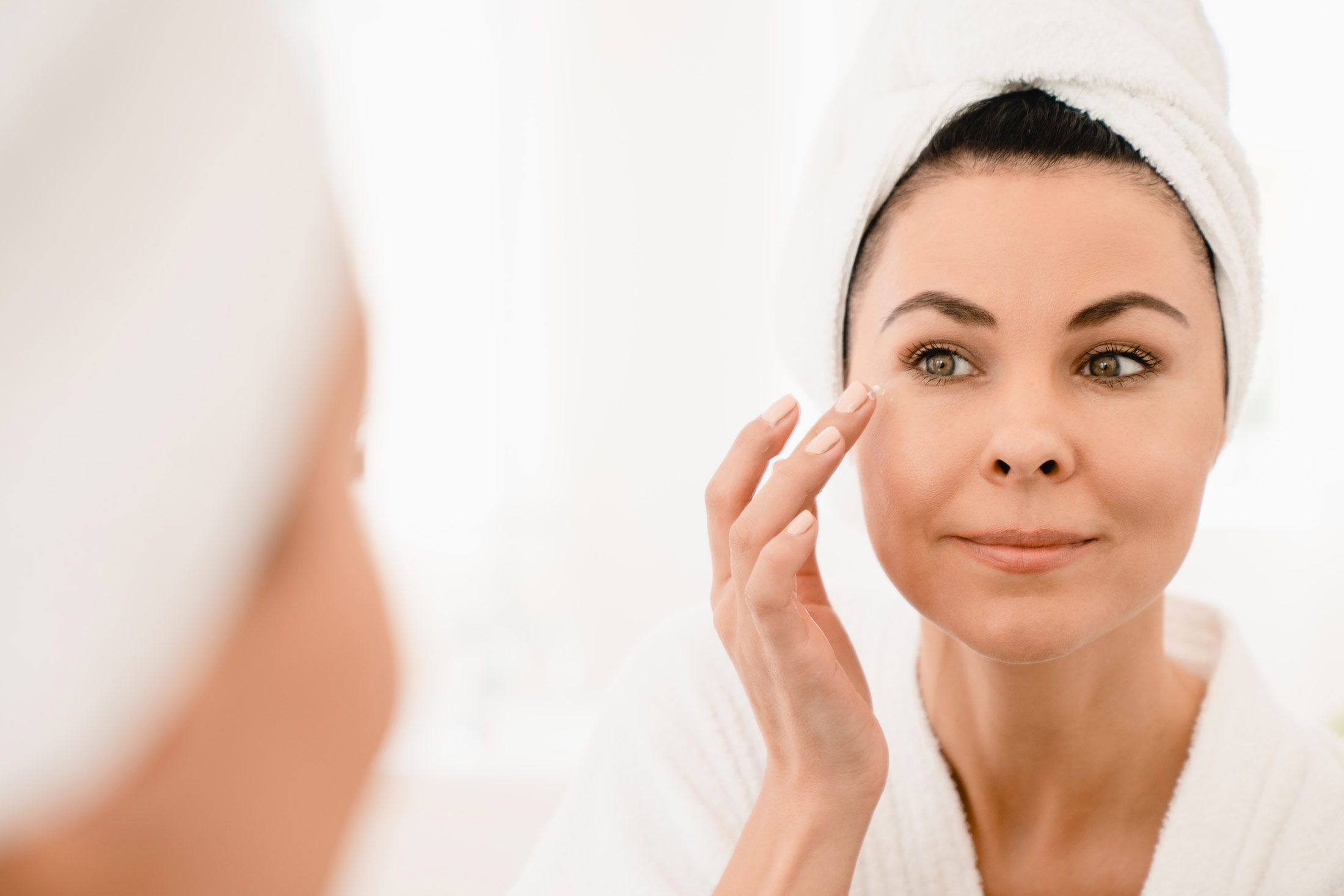 Smiling mature woman with natural beauty.