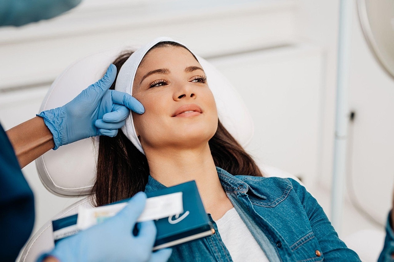 Who Is a Good Candidate for Facial Contouring in Bellevue?